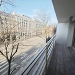 Arc De Triomphe 2 Min Walk Elegant Apartment